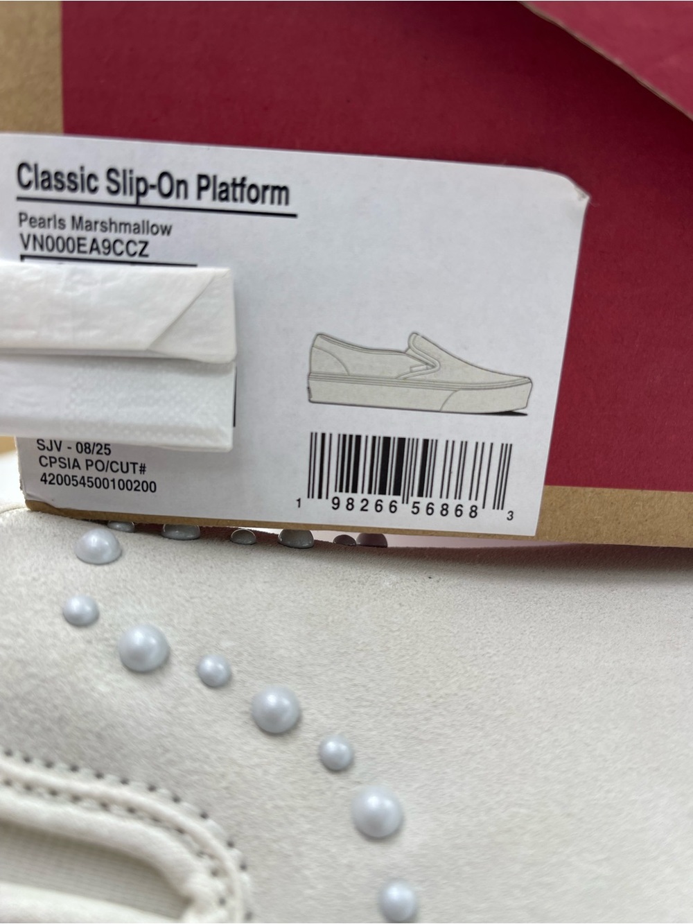Vans WMNS Classic Slip-On Platform
Pearls Marshmallow
VN000EA9CCZ Sneakers - Picture 16 of 16